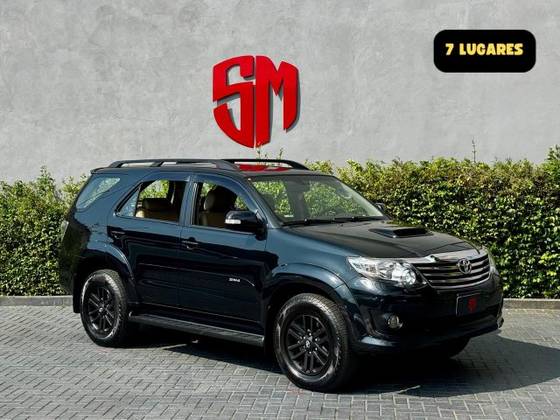 TOYOTA HILUX SW4 3.0 SRV 4X4 7 LUGARES 16V TURBO INTERCOOLER DIESEL 4P AUTOMÁTICO TOYOTA HILUX SW4 3.0 SRV 4X4 7 LUGARES 16V TURBO INTERCOOLER DIESEL 4P AUTOMÁTICO